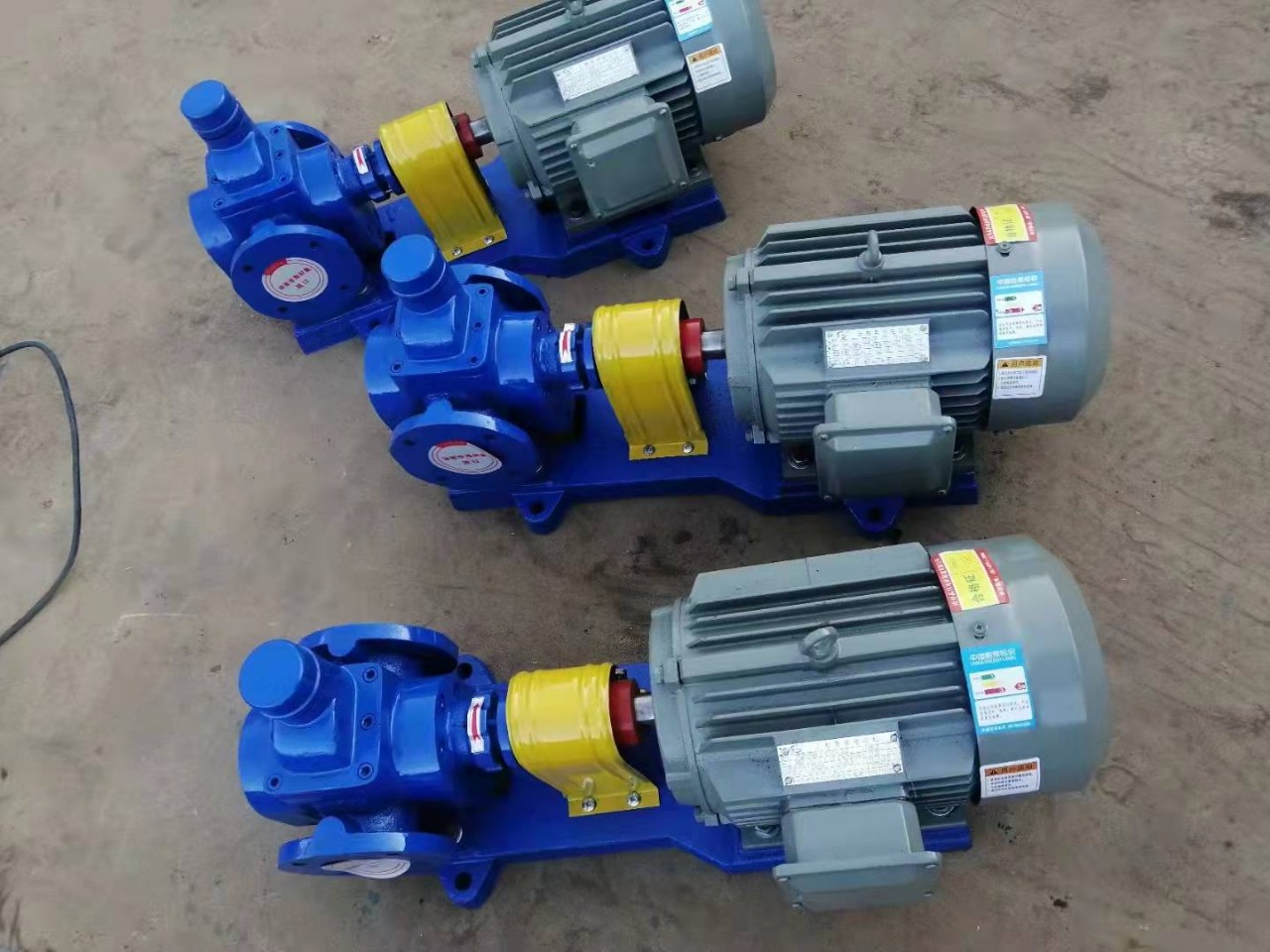 Những góc nhìn của bơm bánh răng YCB30 được chụp thực tế