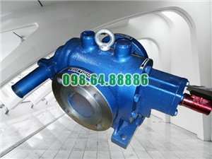 Bơm nhựa đường 2 ( Hai ) lớp áo 